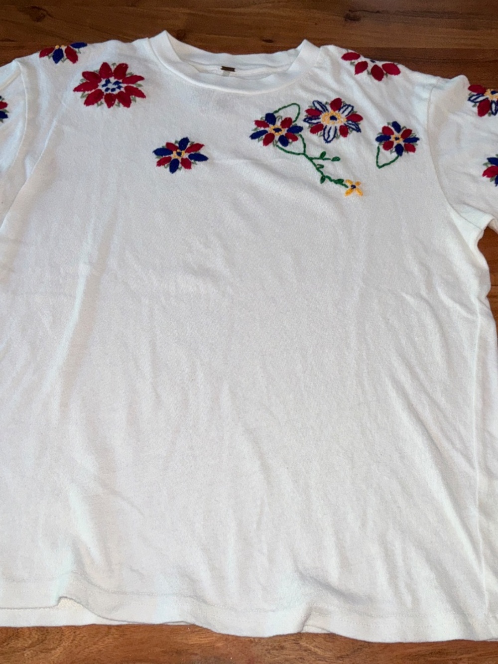 FREE PEOPLE EMBROIDERED TEE - Picture 3 of 7